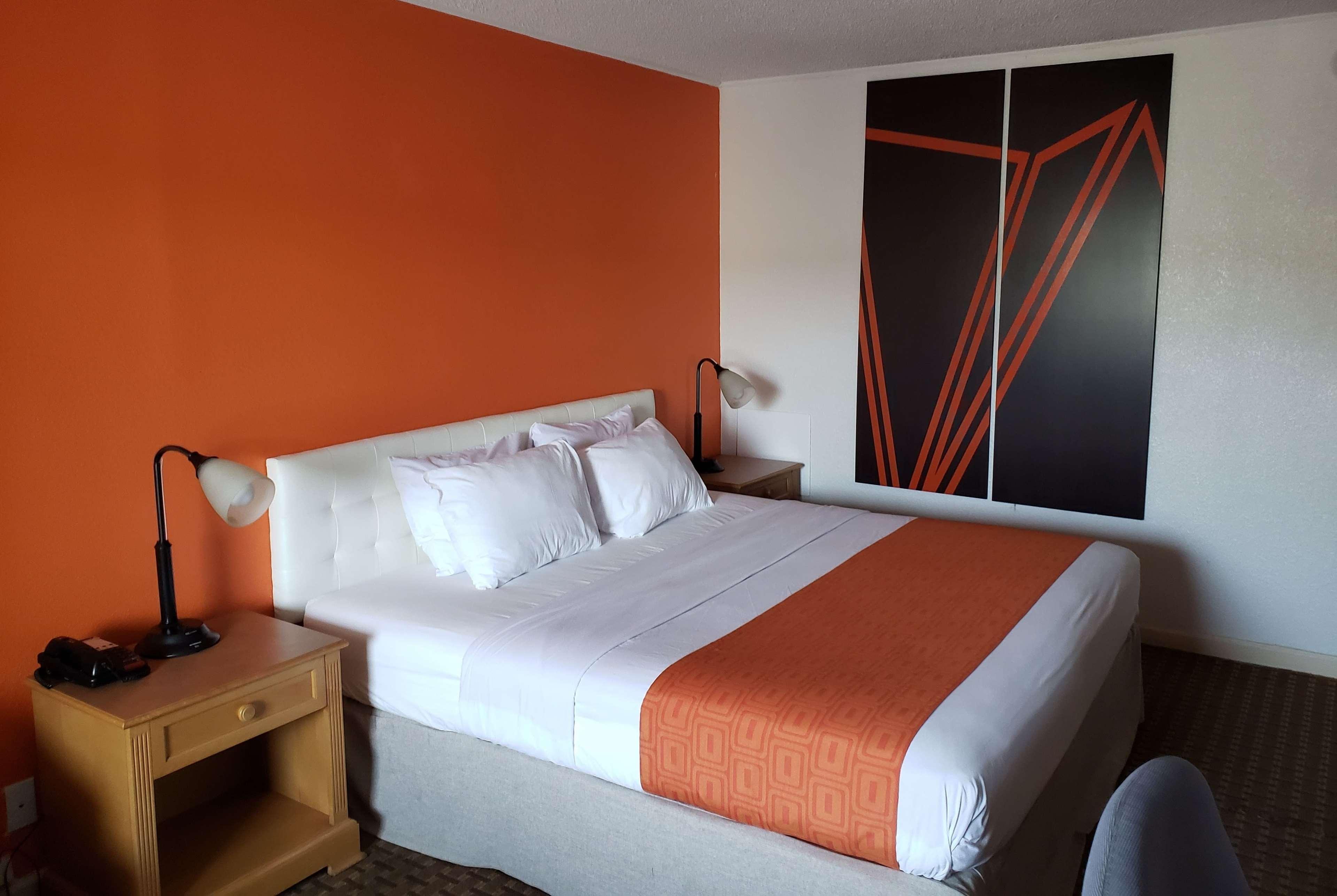 Howard Johnson By Wyndham Virginia Beach Exterior photo