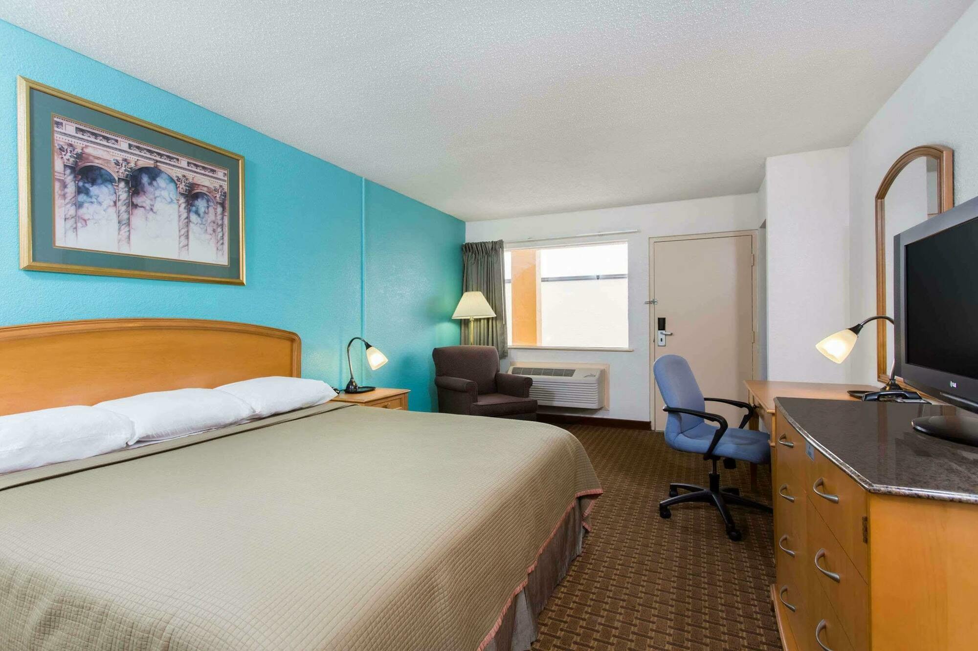 Howard Johnson By Wyndham Virginia Beach Exterior photo